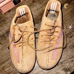 Yeezy Boost 350 V2 Clay